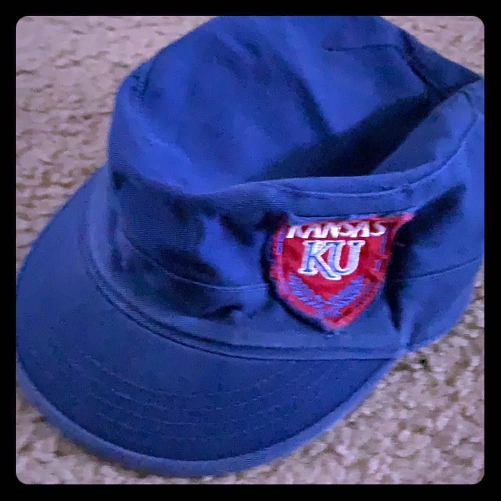 Victoria secret is Kansas bucket hat